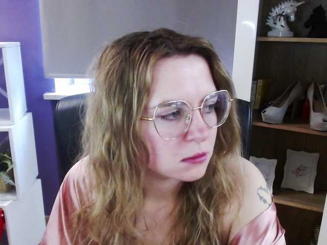 soft-zoey's BongaCams show and profile