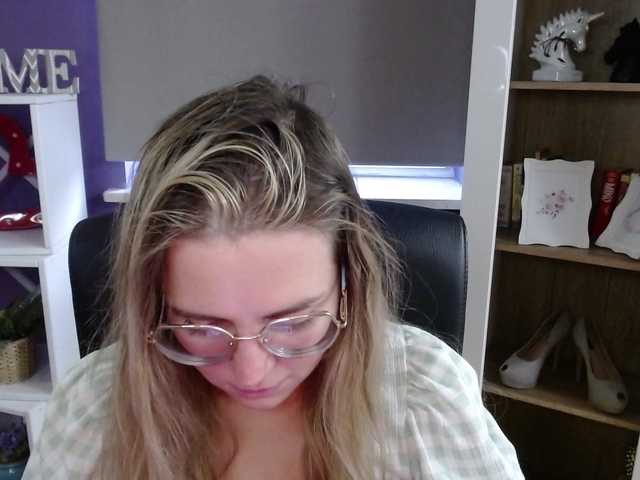 Soft-Zoey webcam