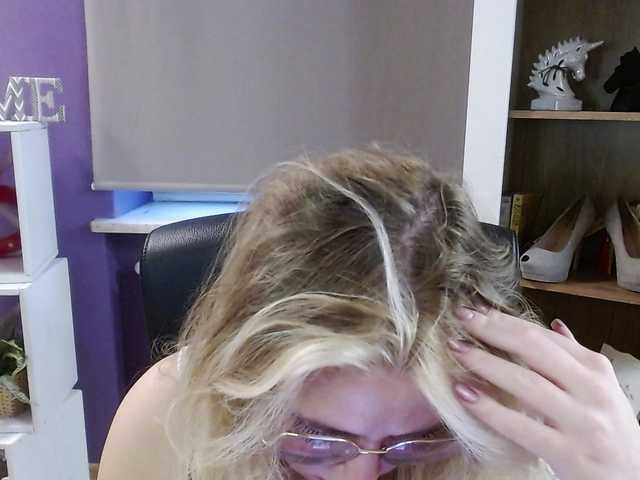 soft-zoey's BongaCams show and profile