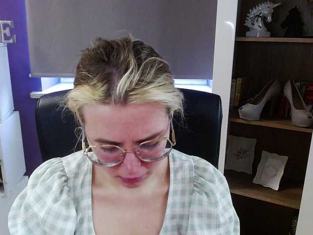 soft-zoey's BongaCams show and profile