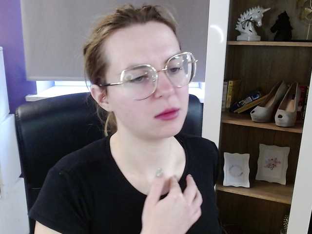 soft-zoey's BongaCams show and profile