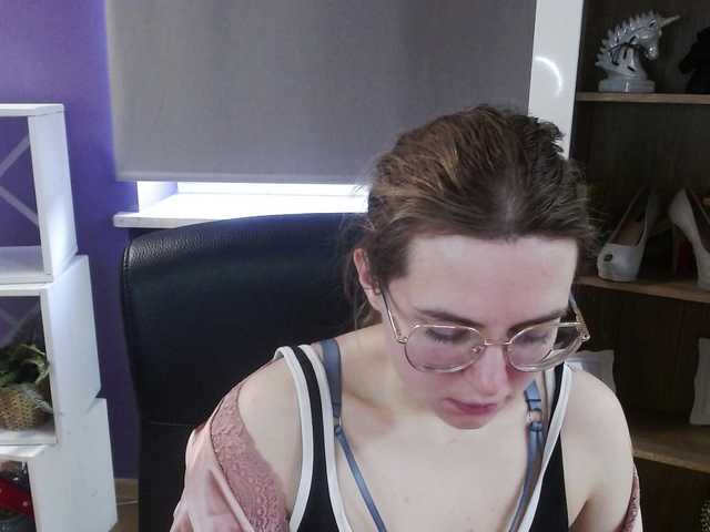 soft-zoey's BongaCams show and profile