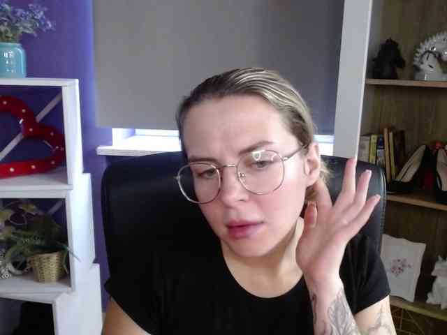 Soft-Zoey webcam