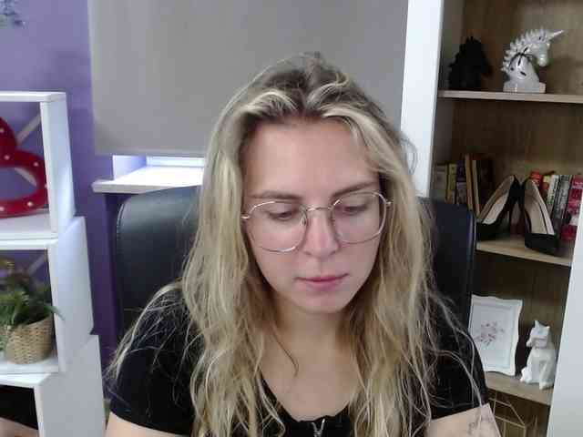 Soft-Zoey webcam
