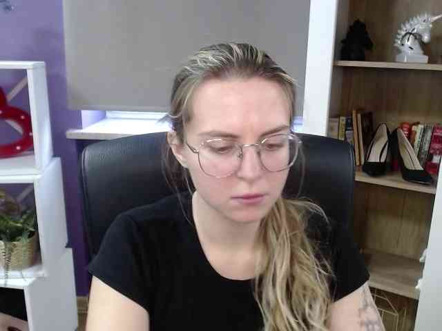 Soft-Zoey webcam