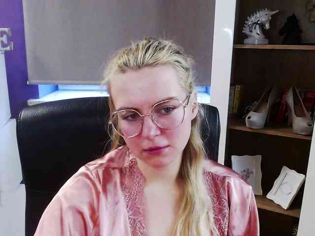 Soft-Zoey webcam