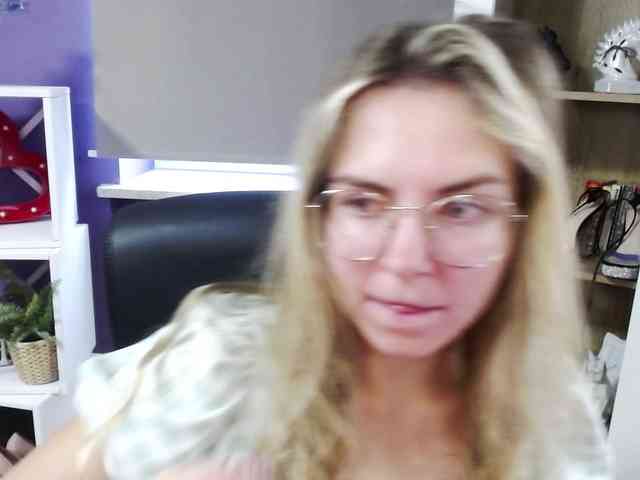 Soft-Zoey webcam