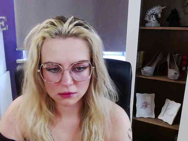 Soft-Zoey webcam