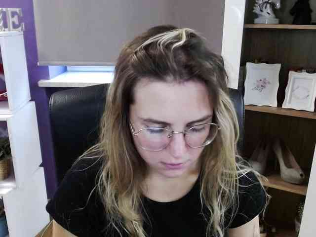 Soft-Zoey webcam