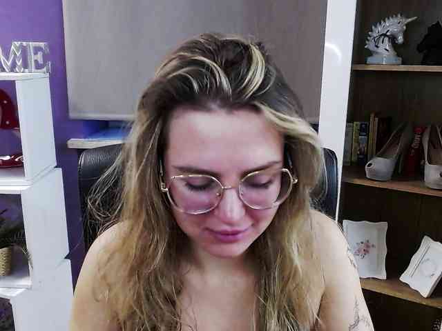 Soft-Zoey webcam