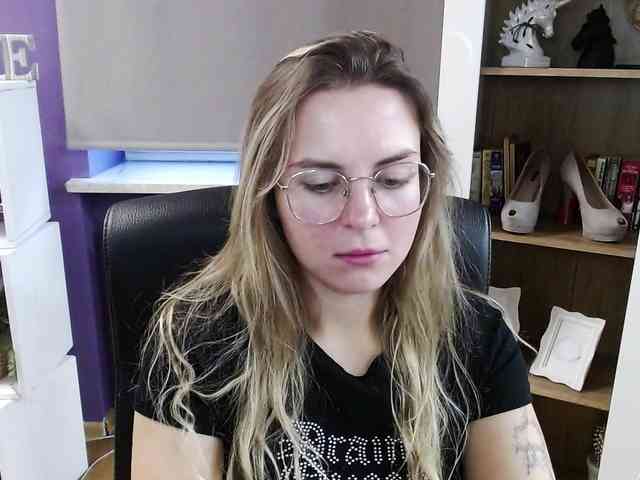 Soft-Zoey webcam