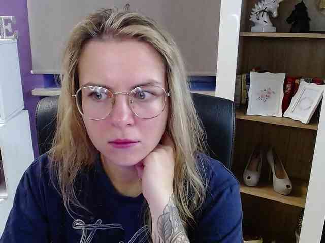 soft-zoey Live Webcam on BongaCams