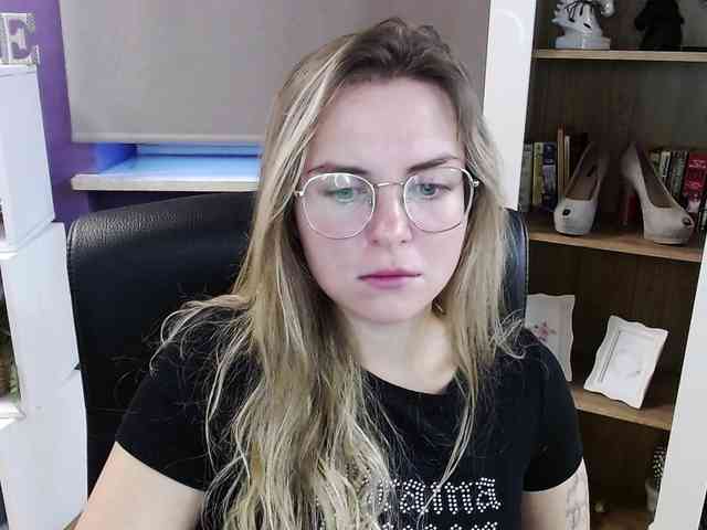 Soft-Zoey webcam