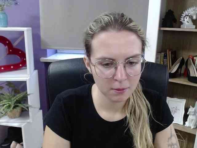 Soft-Zoey webcam