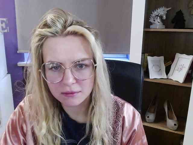 Soft-Zoey webcam
