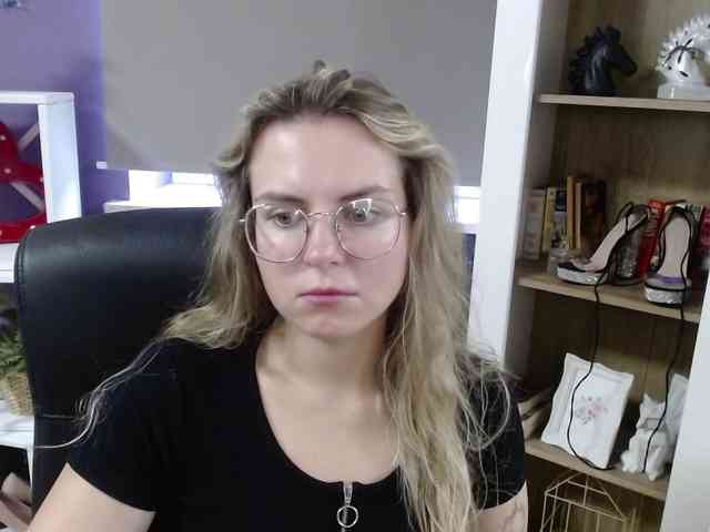 Soft-Zoey webcam