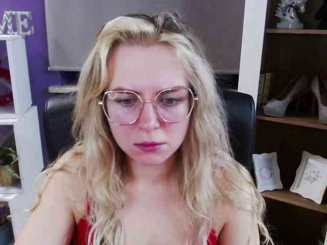 Soft-Zoey webcam