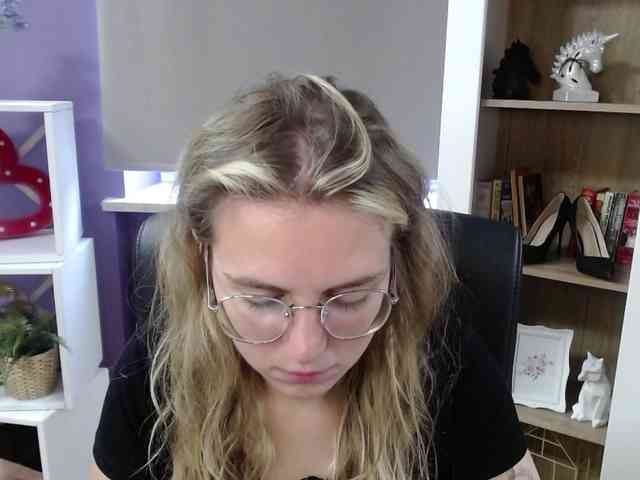 Soft-Zoey webcam