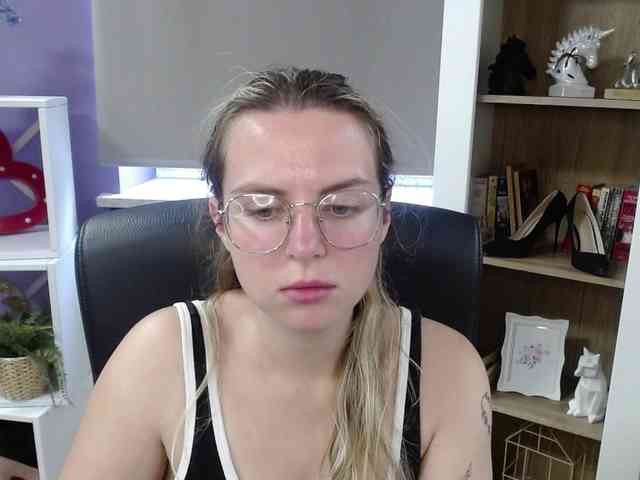 Soft-Zoey webcam