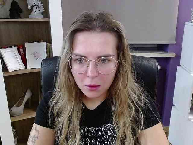 Soft-Zoey webcam