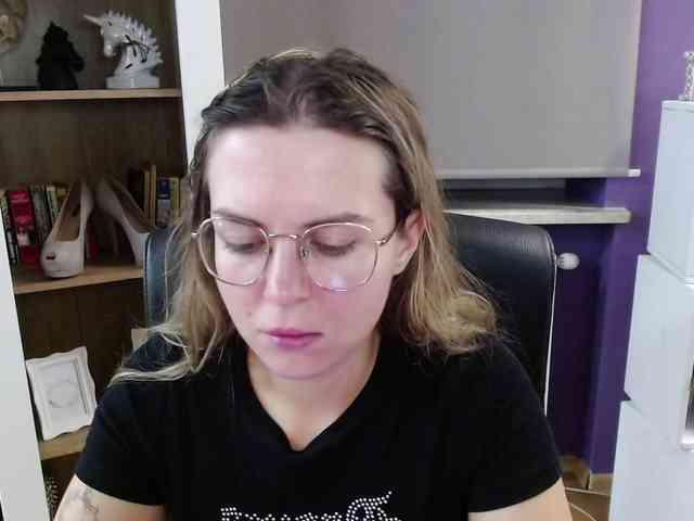 Soft-Zoey webcam