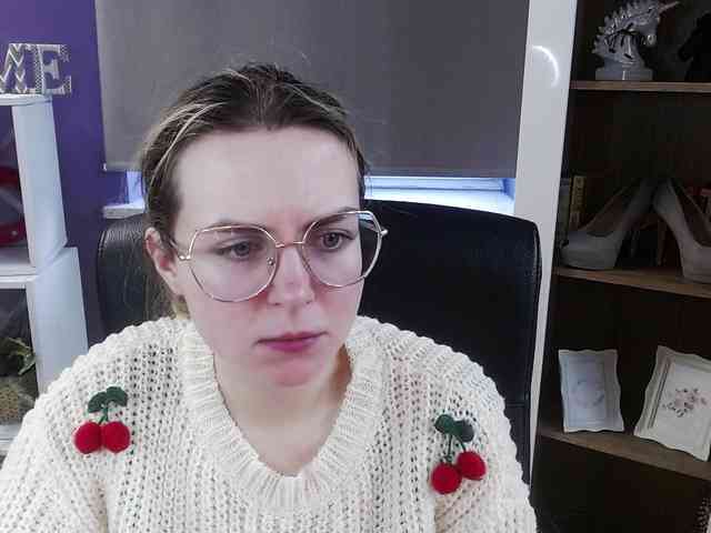 Soft-Zoey webcam