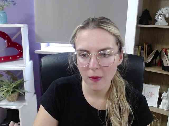 Soft-Zoey webcam