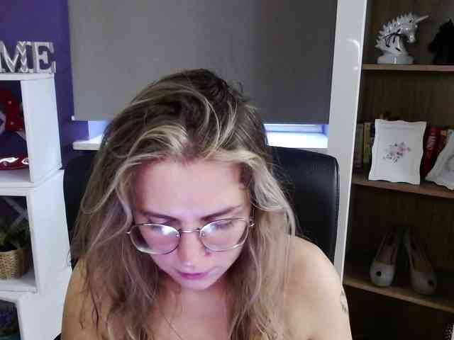 Soft-Zoey webcam