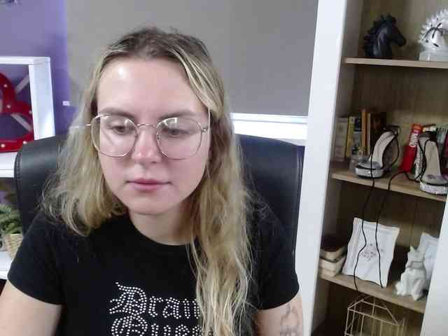 Soft-Zoey webcam