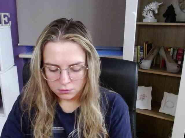 Soft-Zoey webcam