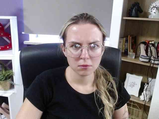 Soft-Zoey webcam
