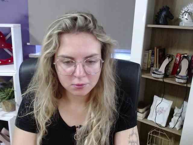 Soft-Zoey webcam