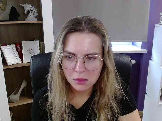 Soft-Zoey webcam