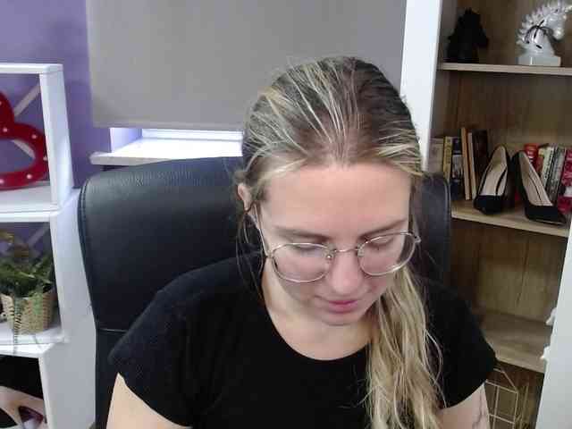 Soft-Zoey webcam