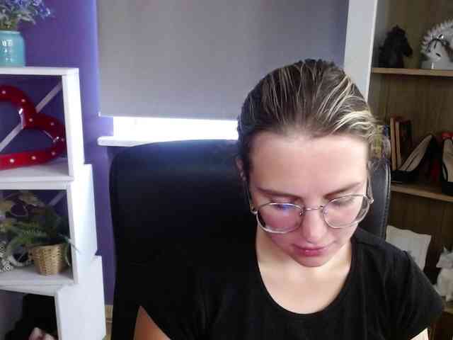 Soft-Zoey webcam