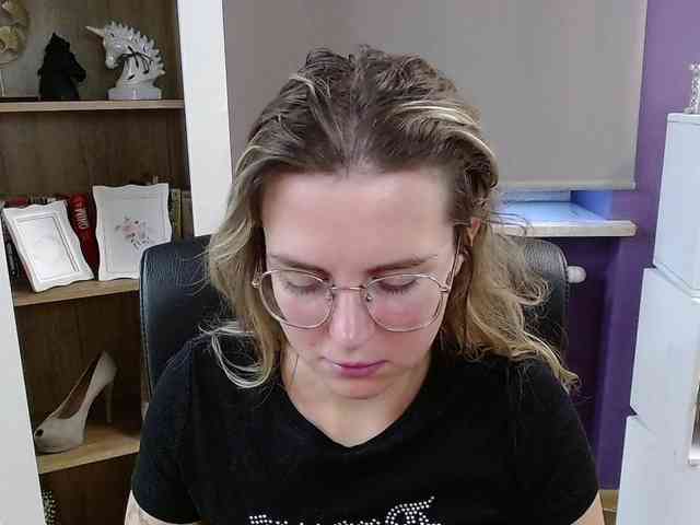 Soft-Zoey webcam