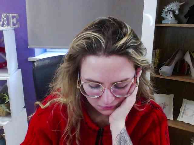 Soft-Zoey webcam