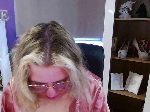 Soft-Zoey webcam
