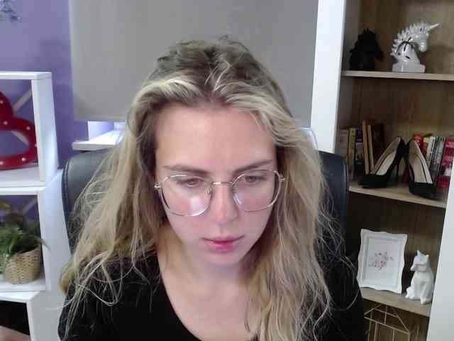 Soft-Zoey webcam