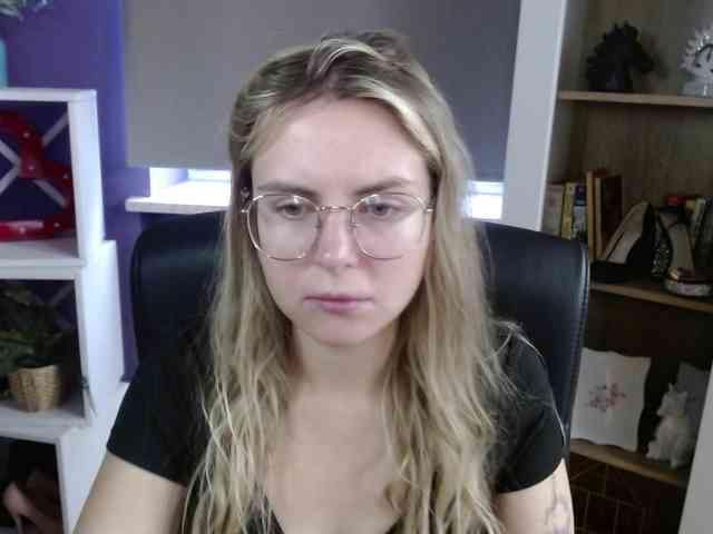 Soft-Zoey webcam