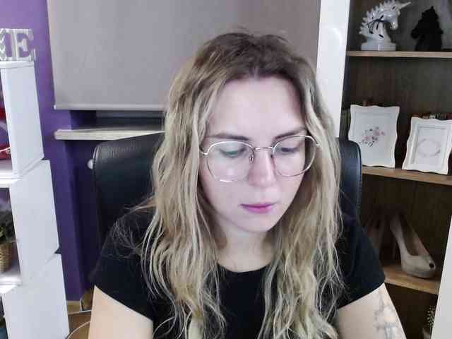 Soft-Zoey webcam