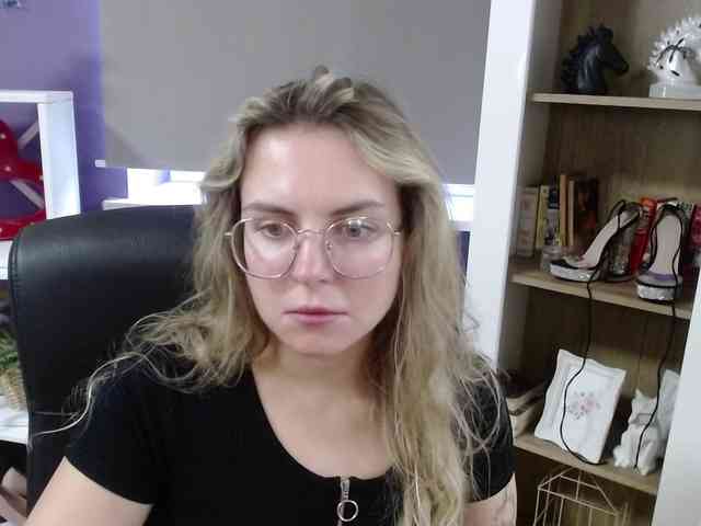 Soft-Zoey webcam
