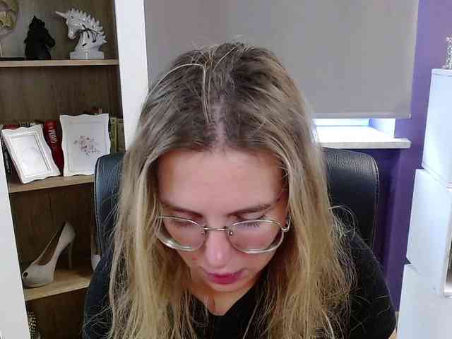 Soft-Zoey webcam