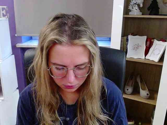 Soft-Zoey webcam