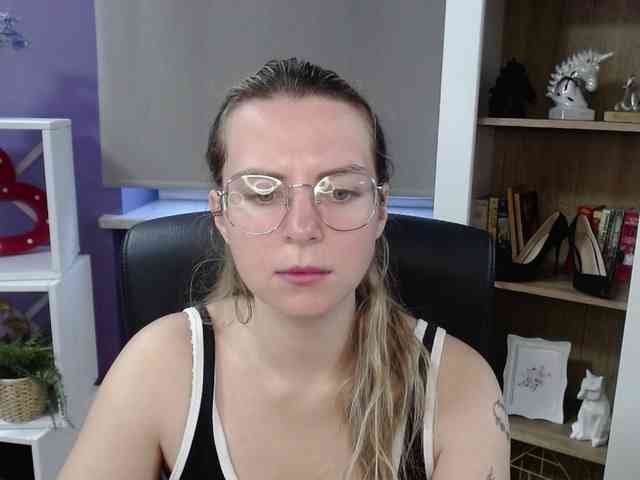 Soft-Zoey webcam