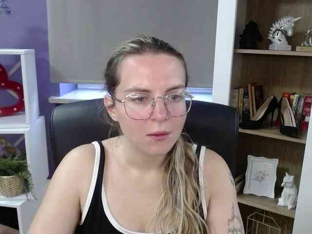 Soft-Zoey webcam