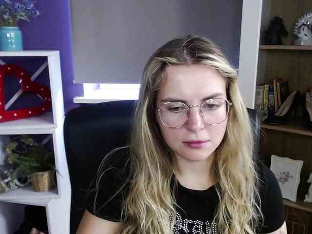 Soft-Zoey webcam