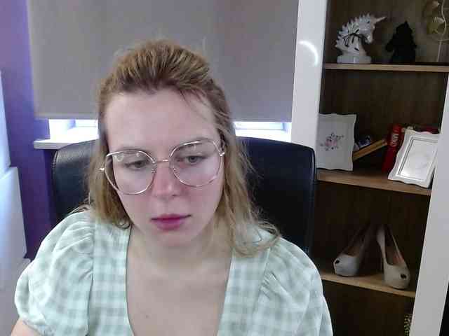 Soft-Zoey webcam
