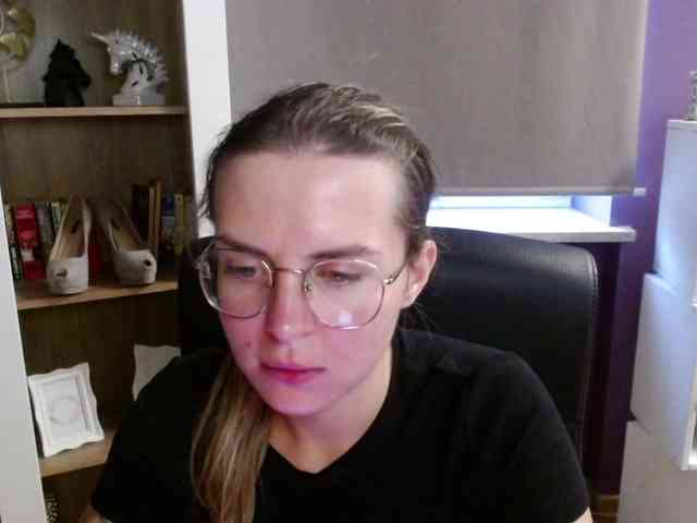 Soft-Zoey webcam