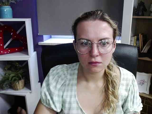 Soft-Zoey webcam